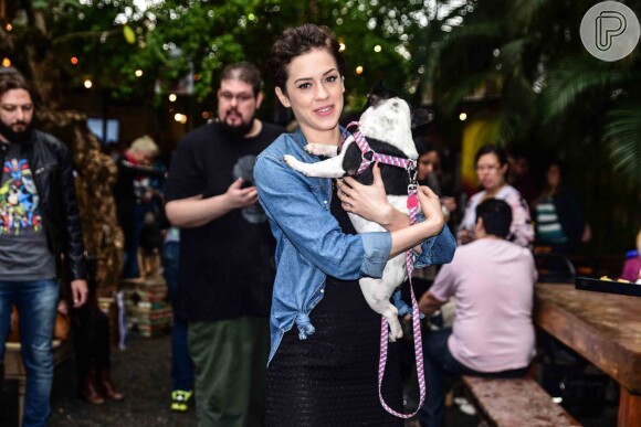 Sophia Abrahão foi outra famosa que prestigou evento que reuniu celebridades e seus animais de estimação em São Paulo, neste sábado, 20 de agosto de 2016