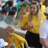 David Lucca vai ao Maracanã com a mãe, Carol Dantas, torcer por Neymar na final do futebol masculino nas Olimpíadas Rio 2016