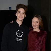 Larissa Manoela e João Guilherme Ávila curtem show de Luan Santana. Veja fotos!