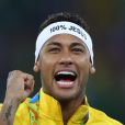Neymar comemorou a medalha de ouro do Brasil na Olimpíada Rio 2016 fazendo uma tatuagem em homenagem aos Jogos Olímpicos