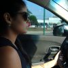 Dona de um carro avaliado em R$ 100 mil, Munik diz que adora dirigir mas não abre mão de usar um aplicativo para se guiar pela cidade