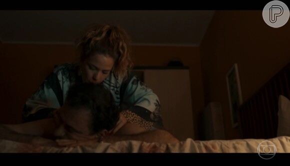 Leandra Leal fica de calcinha e sutiã em 'Justiça' e movimenta a web: 'Que corpo é esse?'