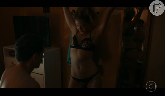 Leandra Leal fica de calcinha e sutiã em 'Justiça' e movimenta a web: 'Que corpo é esse?'