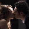 Tancinha (Mariana Ximenes) e Beto (João Baldasserini) se beijam e Apolo (Malvino Salvador) vê a cena, na novela 'Haja Coração'