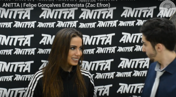 Anitta contou como conheceu Zac Efron em entrevista ao jornalista Felipe Gonçalves em seu canal no Youtube