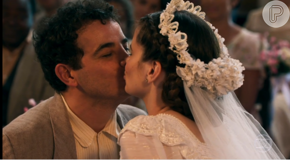 Zé dos Porcos (Anderson Di Rizzi) e Mafalda (Camila Queiroz) se casaram no capítulo final de 'Êta Mundo Bom!'