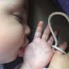 Ex-BBB Aline Gotschalg mostra o filho, Lucca, de 4 meses, dormindo nesta sexta-feira, dia 26 de agosto de 2016
