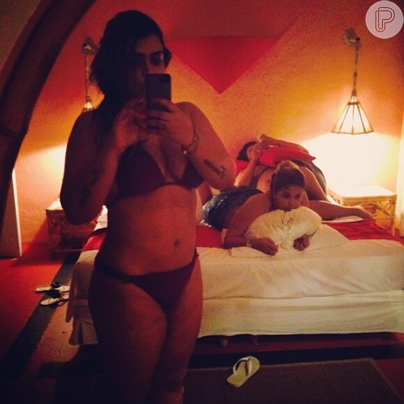 Preta Gil tirou férias após a gravação de seu último DVD e tirou 5 dias de férias na Bahia. A cantora fez questão de exibir sua nova silhueta para os seguidores do Instagram
