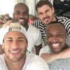 Neymar curte o sábado com Bruninho, Thiaguinho e Rafael Zulu em São Paulo, em 27 de agosto de 2016