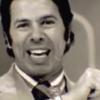 O apresentador Silvio Santos em paródia feita por Pedro Guadalupe. O vídeo, que usa a canção 'Faroeste Caboclo', foi retirado do ar pela família de Renato Russo
