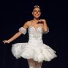 Vestida de bailarina e usando um nariz vermelho, típico dos palhaços, Paloma Bernardi foi a estrela do espetáculo de dança 'Pé de Palhaço, Pé de Bailarina', no último domingo, 1º de dezembro de 2013