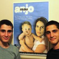 Veja por onde andam os gêmeos que interpretaram o bebê Théo na novela 'Anjo Mau'