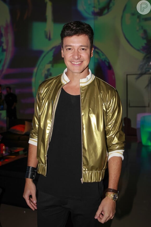 Rodrigo Faro cantou no aniversário de Fabiana Justus, filha de Roberto Justus, em São Paulo nesta sexta-feira, dia 09 de setembro de 2016