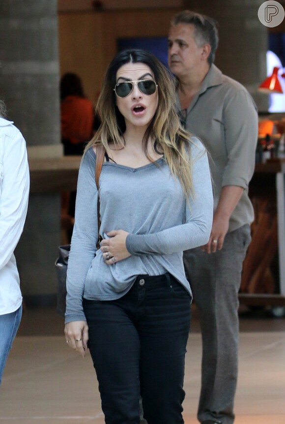 Cleo Pires passeia com a mãe, Gloria Pires, e o padastro Orlando Morais em shopping do Rio neste sábado, dia 10 de setembro de 2016