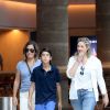 Cleo Pires passeia com a mãe, Gloria Pires, e o padastro Orlando Morais em shopping do Rio neste sábado, dia 10 de setembro de 2016