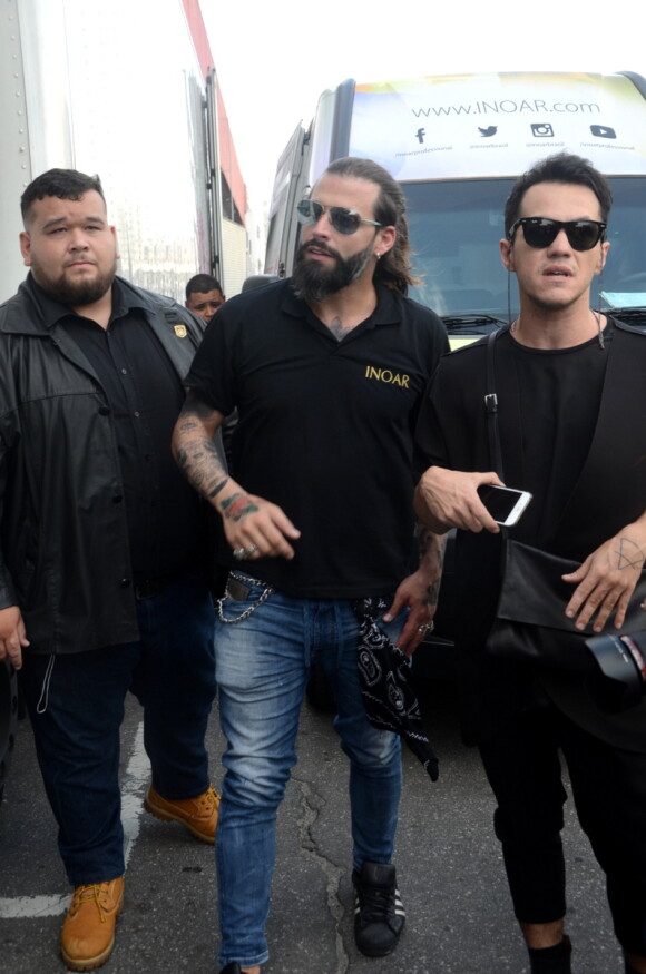 Henri Castelli chegou de moto ao evento em São Paulo neste domingo, dia 11 de setembro de 2016