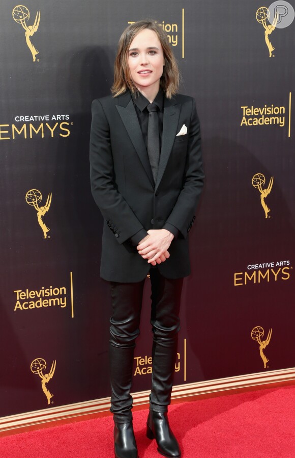 Veja fotos dos looks de famosas no Emmy Awards 2016, que aconteceu na noite deste domingo, 11 de setembro de 2016, em Los Angeles, Califórnia