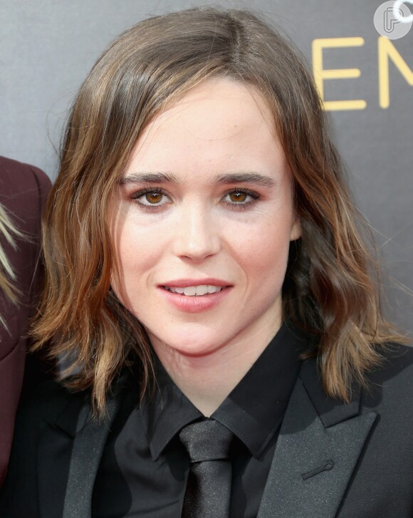 Veja fotos dos looks de famosas no Emmy Awards 2016, que aconteceu na noite deste domingo, 11 de setembro de 2016, em Los Angeles, Califórnia