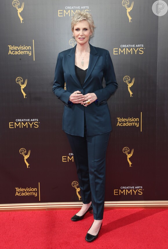 Veja fotos dos looks de famosas no Emmy Awards 2016, que aconteceu na noite deste domingo, 11 de setembro de 2016, em Los Angeles, Califórnia