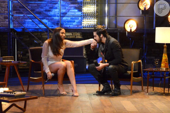 Na gravação do DVD, Luan Santana já havia beijado a mão de Anitta