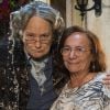 Encarnação (Selma Egrei) pede perdão a Piedade (Zezita Matos), na penúltima semana da novela 'Velho Chico', em 19 de setembro de 2016