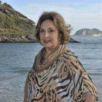 Eva Wilma celebra 80 anos, 60 deles de carreira, com a peça 'Azul Resplendor'