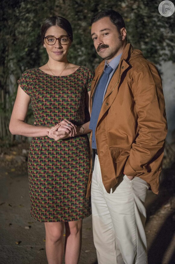 Damaceno (Emilio Orciollo Neto) convence Elisa (Luma Costa) a esperar um pouco para desmascarar Geppina (Aracy Balabanian), na novela 'Sol Nascente'