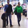 Casal de estilo! Fernanda Lima e Rodrigo Hilbert chamaram atenção em aeroporto com roupas descoladas. A blusa de cola rolê em verde foi o ponto alto do look da atriz