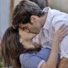 Shirlei (Sabrina Petraglia) e Felipe (Marcos Pitombo) se entregam à paixão e têm sua primeira vez, na novela 'Haja Coração'