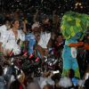 Ivete Sangalo dançou com Tom, mascote da Paralimpíada