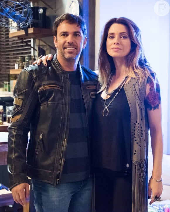 Felipe (Marcelo Faria) é namorado Lenita (Leticia Spiller), na novela 'Sol Nascente'