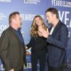 Gisele Bündchen e o marido, Tom Brady, conversam com Arnold Schwarzenegger