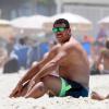 Ronaldo curtiu o dia de sol para ir à praia do Leblon, na Zona Sul do Rio de Janeiro, nesta segunda-feira, 9 de novembro de 2013