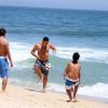 O ex-atleta Ronaldo jogou futevôlei na praia do Leblon, Zona Sul do Rio de Janeiro, nesta segunda-feira, 9 de dezembro de 2013