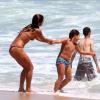 Paula Morais e Alex, filho de Ronaldo, curtiram um banho de mar na praia do Leblon, Zona Sul do Rio de Janeiro, nesta segunda-feira, 9 de dezembro de 2013