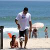 Ronaldo deixando a praia do Leblon