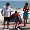 Ronaldo, Alex e Paula Morais deixando a praia do Leblon