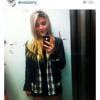 Anny Alves postou uma foto do seu look no Instagram. Repare na manga da jaqueta