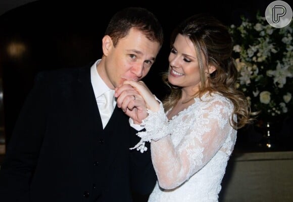 Tiago Leifert e a jornalista Daiana Garbin se casaram no dia 17 novembro 2012