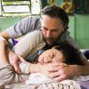 Jorge (Daniel Ribeiro) e Cândida (Denise Fraga), os pais de Helô (Isabelle Drummond), morrem na primeira fase da novela 'A Lei do Amor'