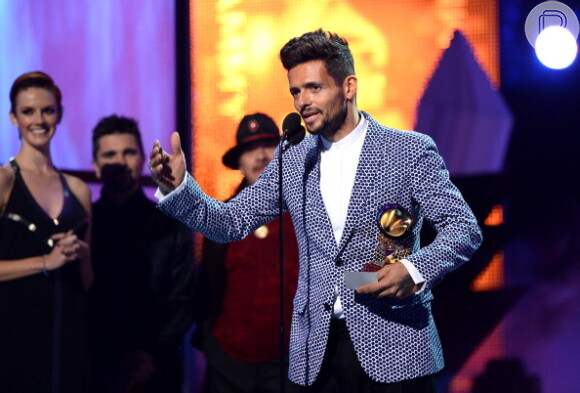 Draco Rosa no Grammy Latino em novembro de 2013; cantor recebeu prêmio por álbum 'Vida', eleito o melhor do ano
