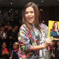 Maisa Silva recebe fãs em tarde de autógrafos em livraria de São Paulo