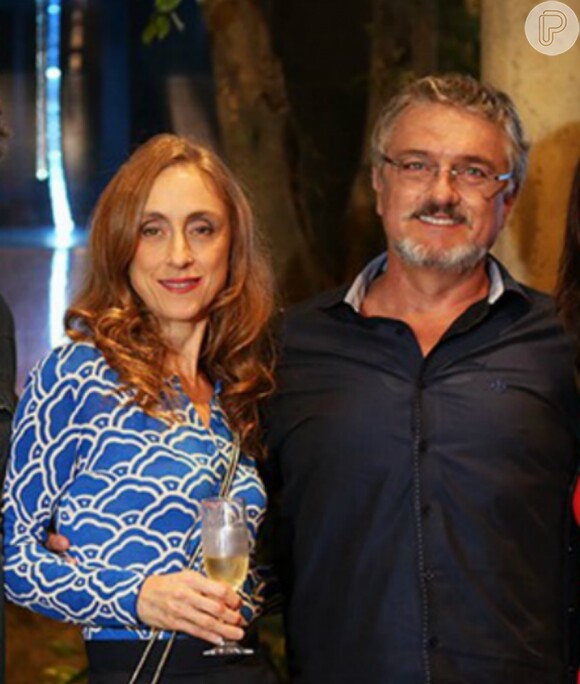Guido/ Mario (Werner Schünemann) surpreende Vitória (Betty Gofman) ao aparecer de surpresa no apartamento de Felipe (Marcos Pitombo), na novela 'Haja Coração', a partir de 6 de outubro de 2016