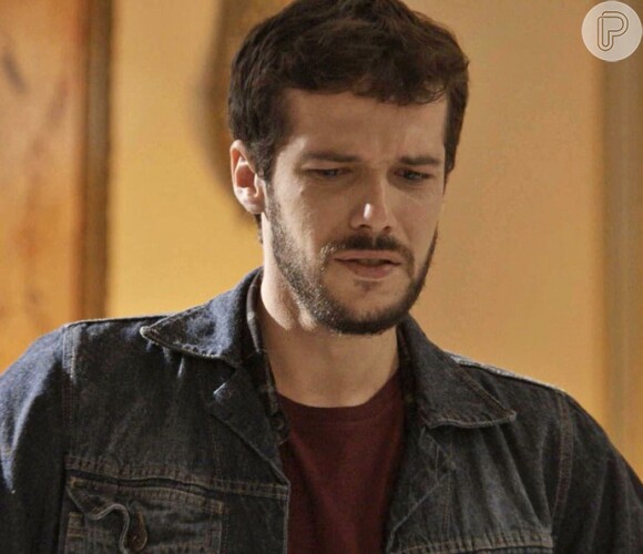 Giovanni (Jayme Matarazzo) fica chocado ao ser cuspido por Camila (Agatha Moreira), na novela 'Haja Coração'