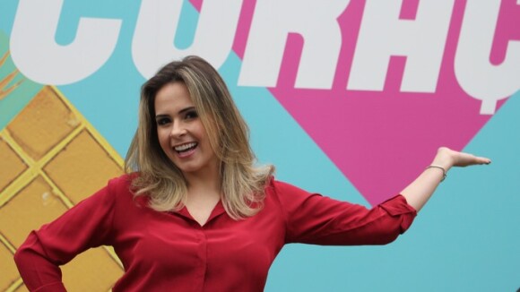 Ex-BBB Ana Paula Renault volta a gravar 'Haja Coração': 'Cena engraçada'. Vídeo!