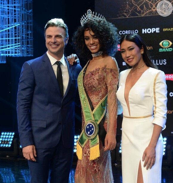 Daniele Suzuki e Cássio Reis foram os apresentadores do Miss Brasil 2016, que aconteceu na noite deste sábado, 1 de outubro de 2016, no Citibank Hall, em São Paulo