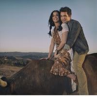 John Mayer divulga foto com Katy Perry nos bastidores do clipe de 'Who You Love'