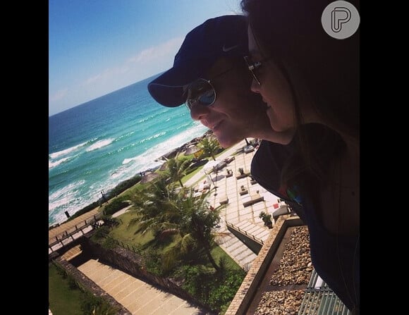 Vida de casado: Michel Teló e Thaís Fersoza curtem curtem dia de sol; atriz postou foto na rede social Instagram