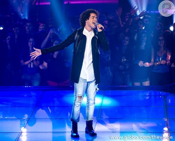 'Pais e Filhos' foi a primeira música em português que Sam Alves cantou no 'The Voice Brasil'