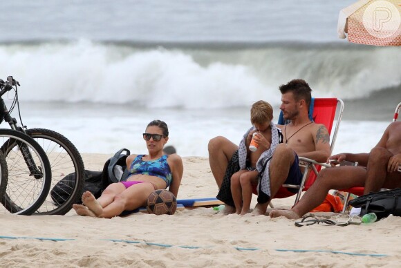 O casal costuma passar as tardes dos finais de semana com os filhos nas praias do Rio de Janeiro